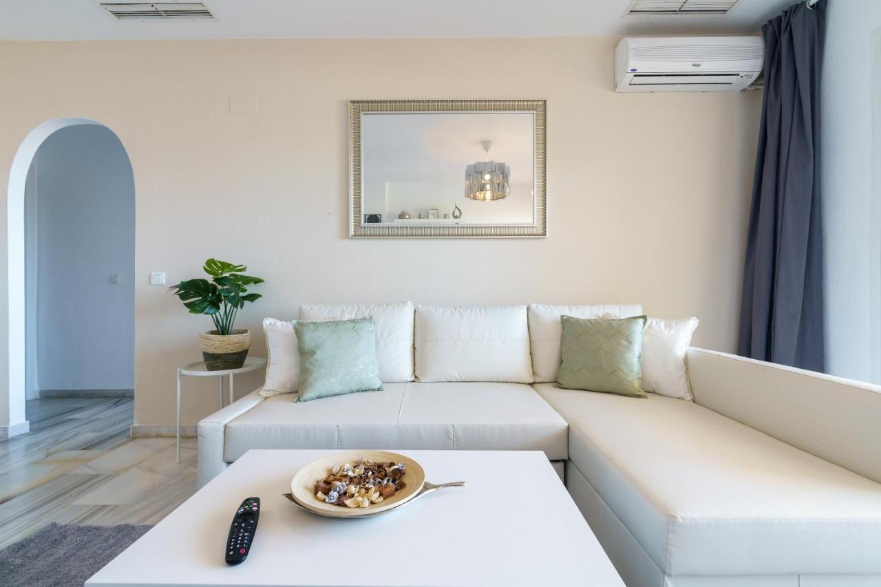 Chic Beachfront Flat With Amazing Sea Views And Private Indoor Parking Apartament *