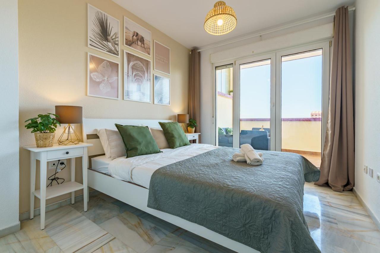 Apartament Chic Beachfront Flat With Amazing Sea Views And Private Indoor Parking
