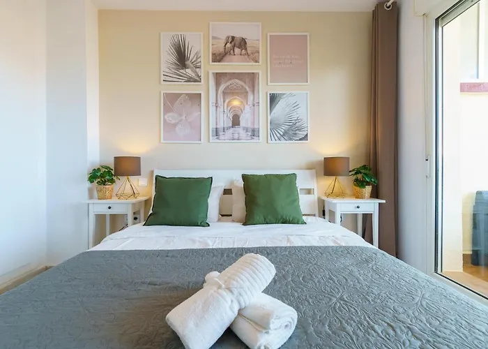 Chic Beachfront Flat With Amazing Sea Views And Private Indoor Parking