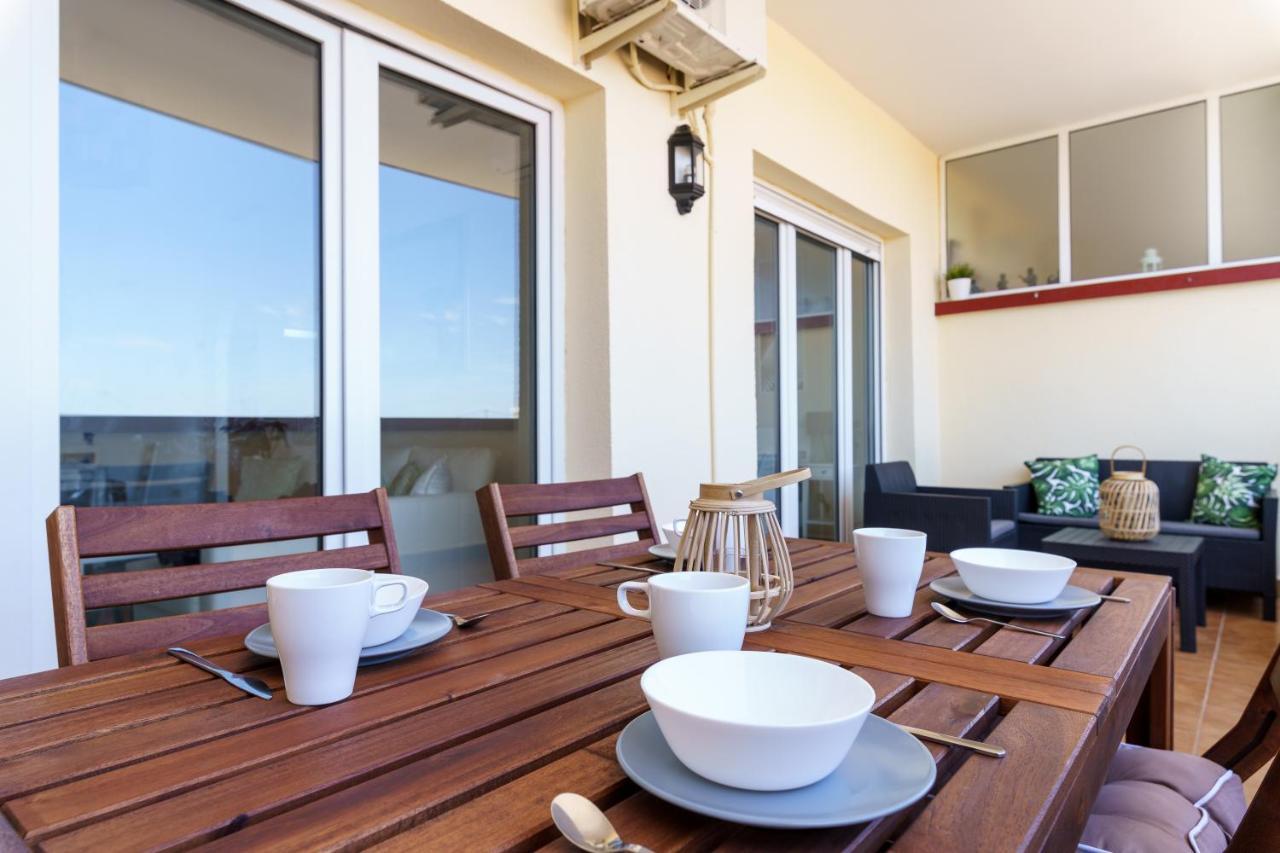 Appartement Chic Beachfront Flat With Amazing Sea Views And Private Indoor Parking *