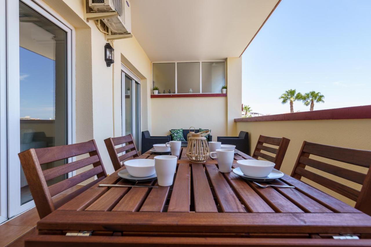 Chic Beachfront Flat With Amazing Sea Views And Private Indoor Parking Appartement *