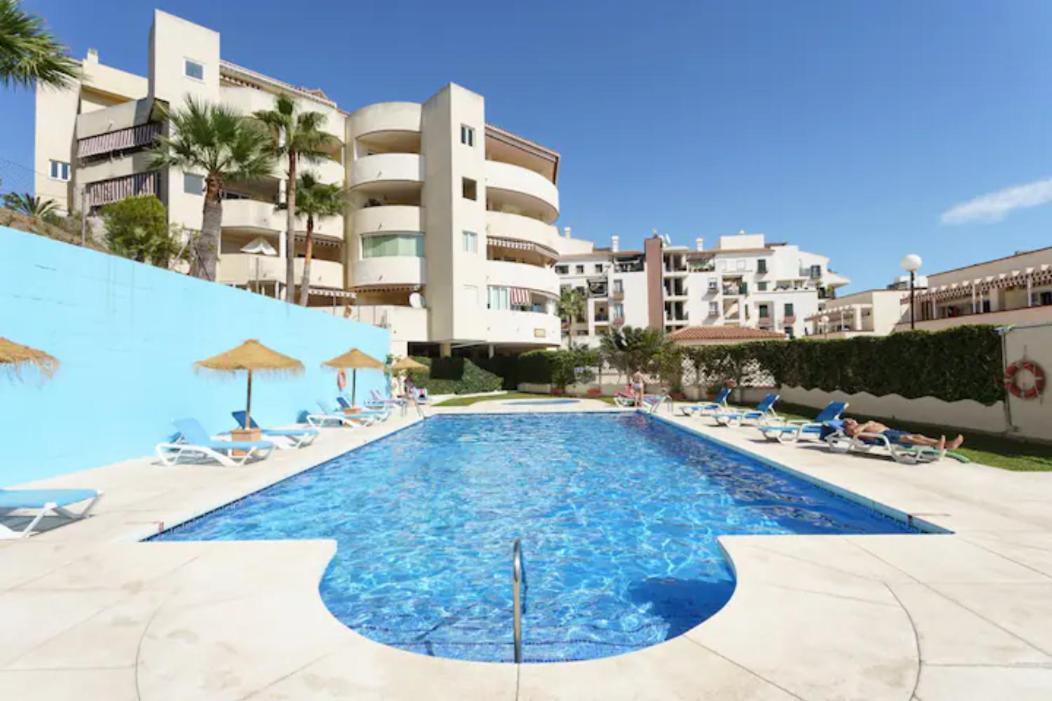 Chic Beachfront Flat With Amazing Sea Views And Private Indoor Parking Apartment Benalmádena