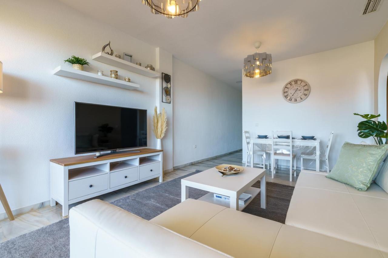Chic Beachfront Flat With Amazing Sea Views And Private Indoor Parking Apartment Benalmádena